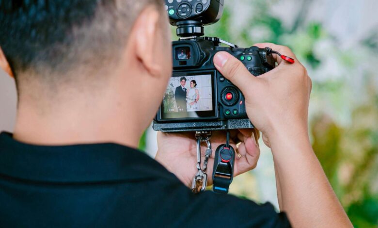 how much is a wedding photographer